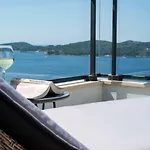 D & J With Heated Pool & Stunning Sea View Appartement