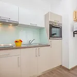 D & J With Heated Pool & Stunning Sea View *