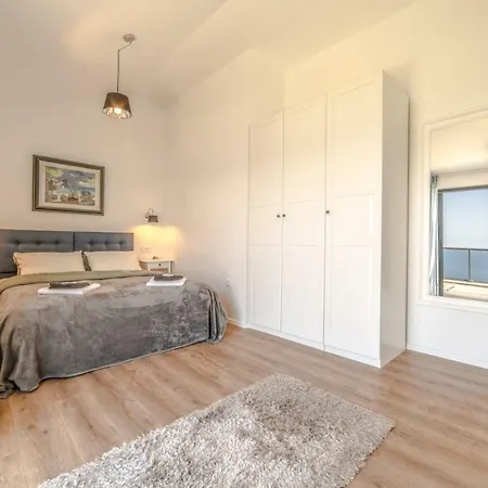 Apartman D & J With Heated Pool & Stunning Sea View
