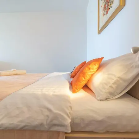 D & J With Heated Pool & Stunning Sea View * Orasac