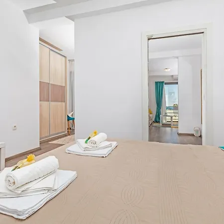 D & J With Heated Pool & Stunning Sea View Orasac