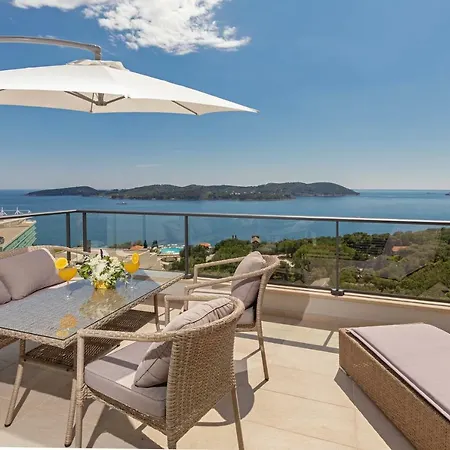 Apartman D & J With Heated Pool & Stunning Sea View