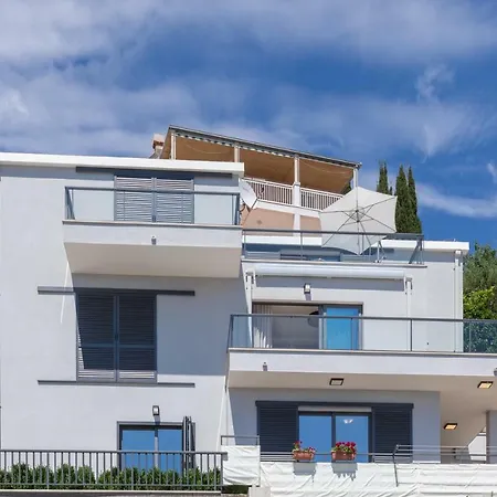 Apartman D & J With Heated Pool & Stunning Sea View Orasac