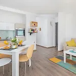 D & J With Heated Pool & Stunning Sea View *
