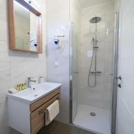 D & J With Heated Pool & Stunning Sea View * Orasac