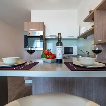 Apartament D & J With Heated Pool & Stunning Sea View
