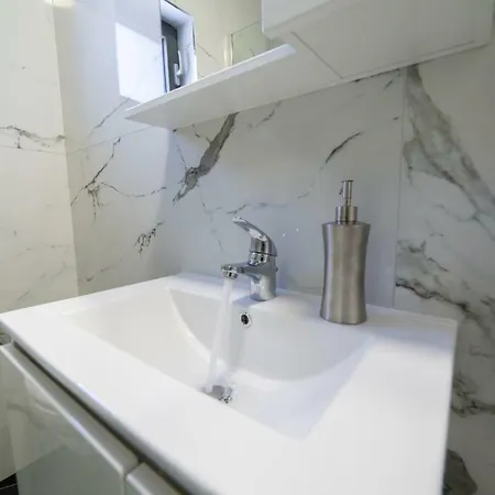 D & J With Heated Pool & Stunning Sea View