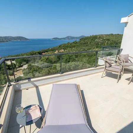D & J With Heated Pool & Stunning Sea View Daire *
