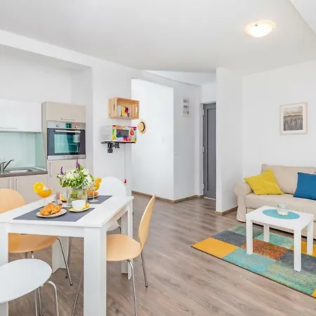 Apartament D & J With Heated Pool & Stunning Sea View *