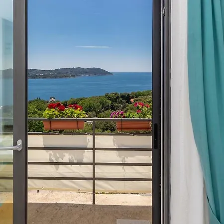D & J With Heated Pool & Stunning Sea View * Orašac