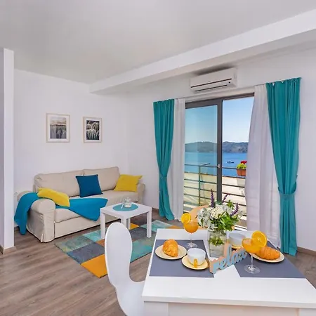 Apartament D & J With Heated Pool & Stunning Sea View