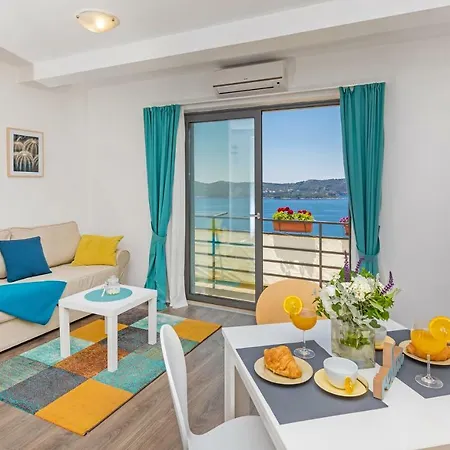 Daire D & J With Heated Pool & Stunning Sea View Orasac