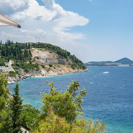 D & J With Heated Pool & Stunning Sea View Apartament