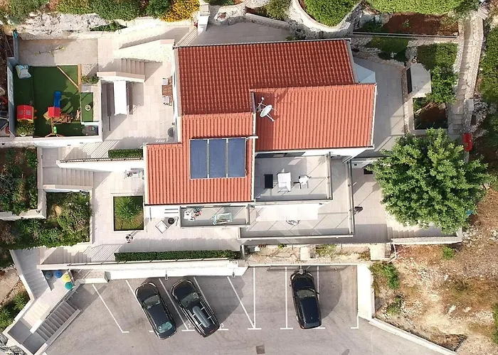 D & J With Heated Pool & Stunning Sea View