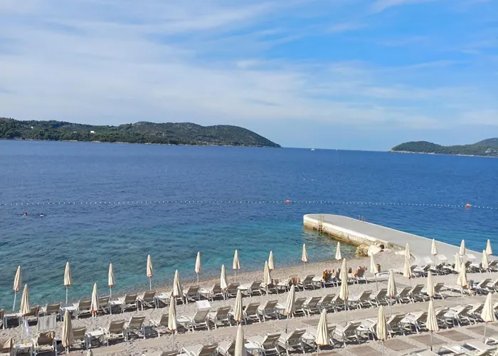 公寓 D & J With Heated Pool & Stunning Sea View 奥拉萨奇