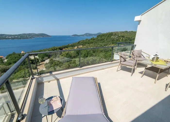D & J With Heated Pool & Stunning Sea View 公寓 *