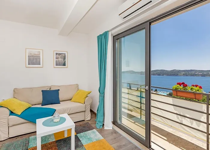 D & J With Heated Pool & Stunning Sea View * 奥拉萨奇