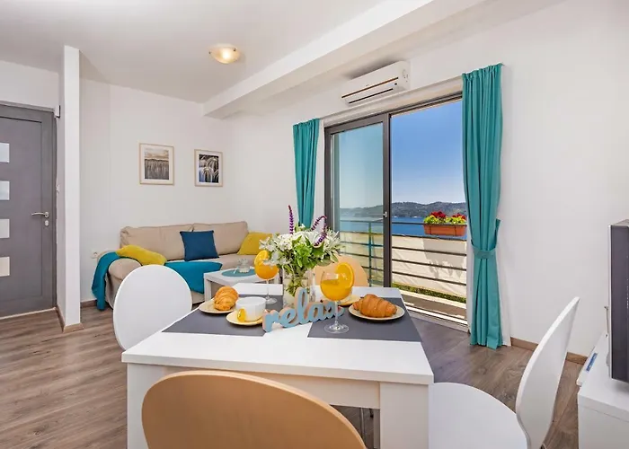 D & J With Heated Pool & Stunning Sea View 公寓 奥拉萨奇