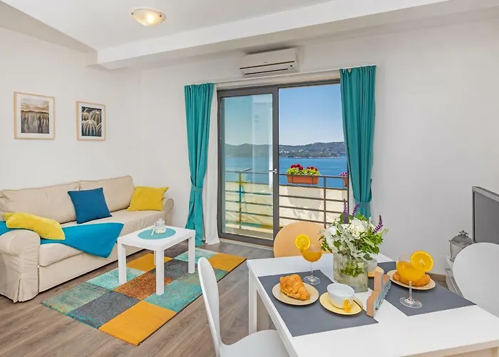 公寓 D & J With Heated Pool & Stunning Sea View 奥拉萨奇