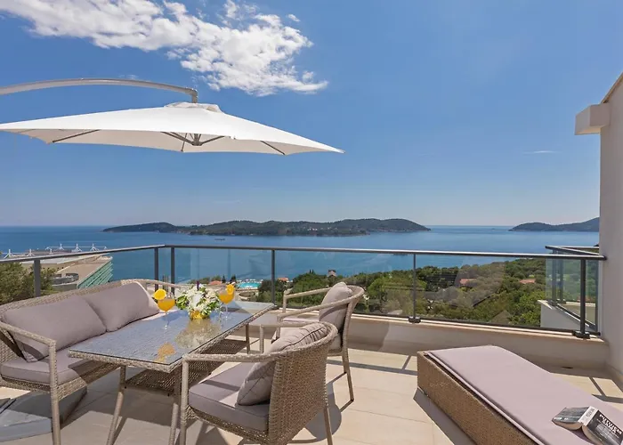 D & J With Heated Pool & Stunning Sea View 公寓 奥拉萨奇